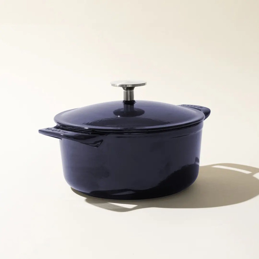 Bakeware Made In Dutch Ovens | Round Enameled Cast Iron Dutch Oven